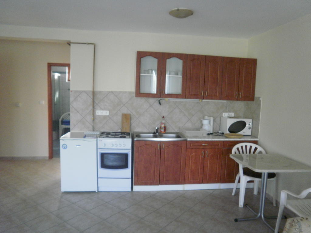Zalakarosi Egerfa Nyaralohaz Foeldszinti Es Emeleti Apartman Cameră foto
