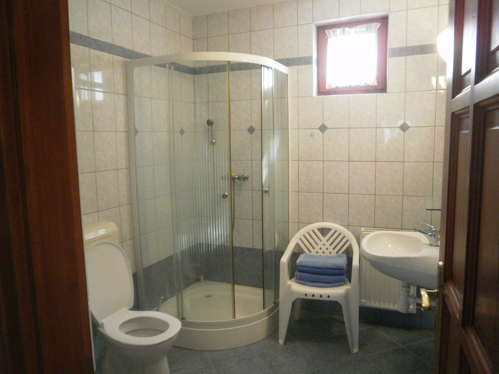 Zalakarosi Egerfa Nyaralohaz Foeldszinti Es Emeleti Apartman Cameră foto